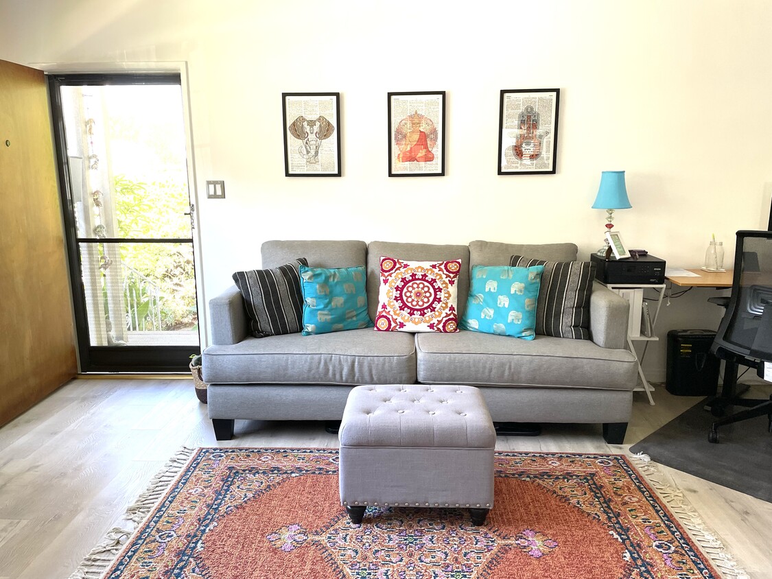 Living Room, front door - 7050 Ramsgate Ave