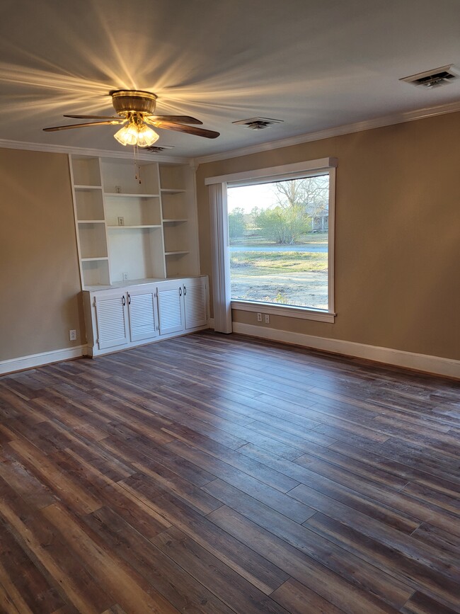 Building Photo - 3135 Brooks Farm Rd