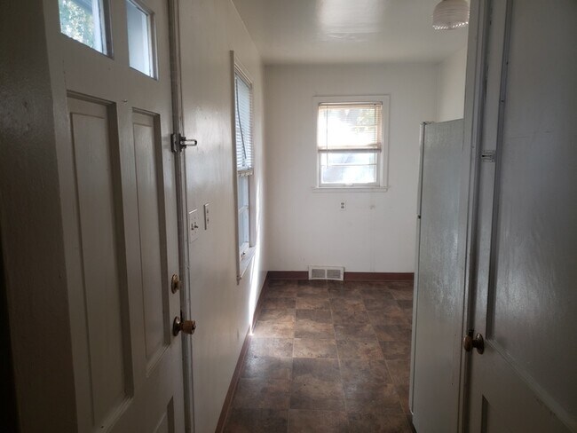 Building Photo - Three bedroom house for rent