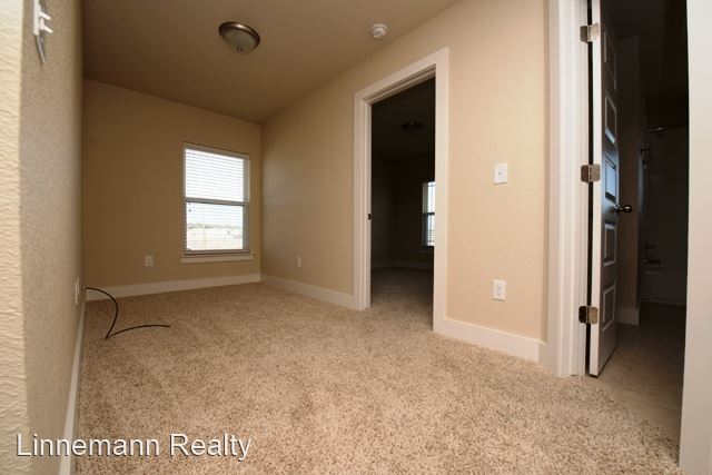 Building Photo - 3 br, 2.5 bath House - 2326 Verna Lee Blvd