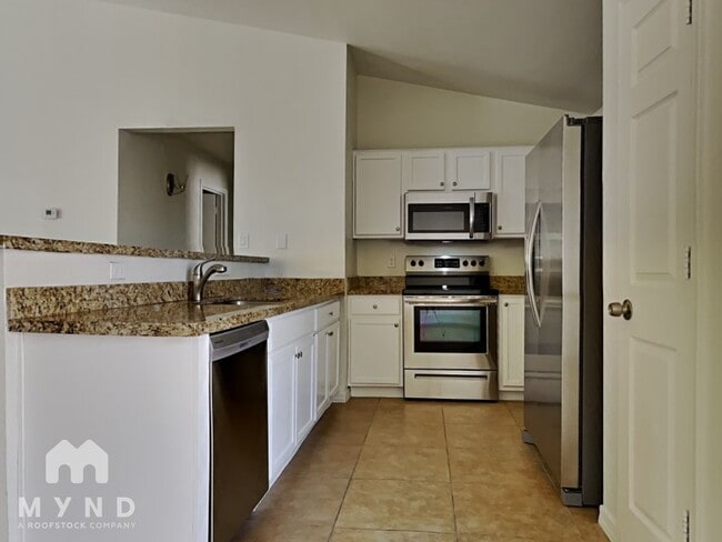 Foto del edificio - 3005 N 89th Dr