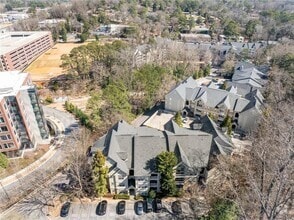 Building Photo - 4007 Westchester Ridge NE