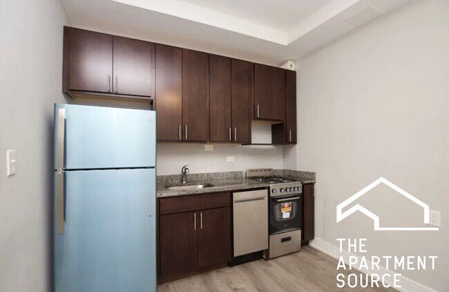 Foto del edificio - 4851 N Damen Ave