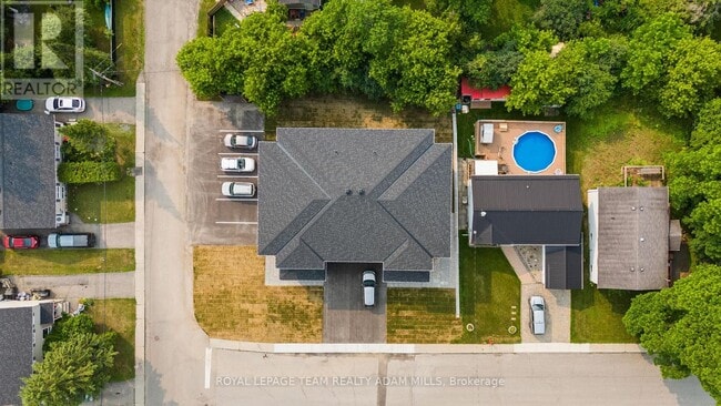 Building Photo - 201 Teskey St