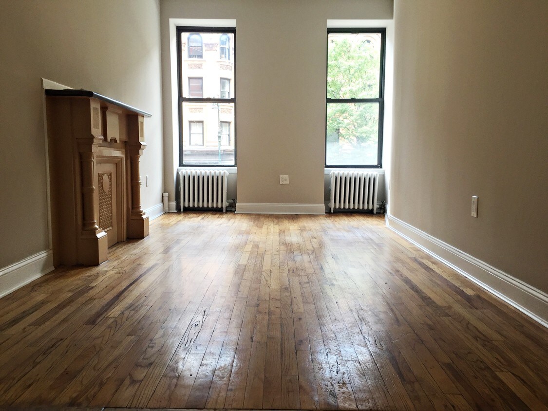 Primary Photo - 190 Columbus Ave