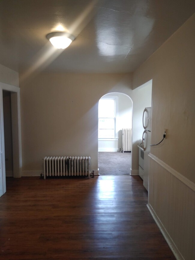 Building Photo - 1032 Lincoln Ave