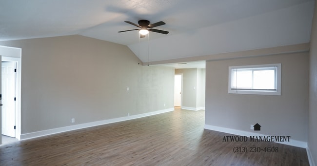 Building Photo - Fully Renovated 3-Bedroom Home – Move-In Ready for You!