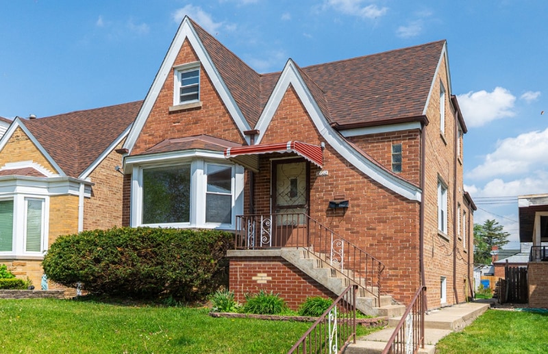 Primary Photo - 6640 W Foster Ave