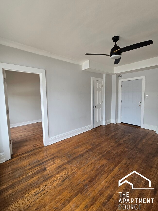 Building Photo - 3420 W Irving Park Rd