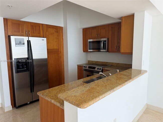 Foto del edificio - 1755 E Hallandale Beach Blvd