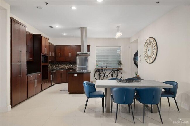 Foto del edificio - 10 E Pineridge Ave