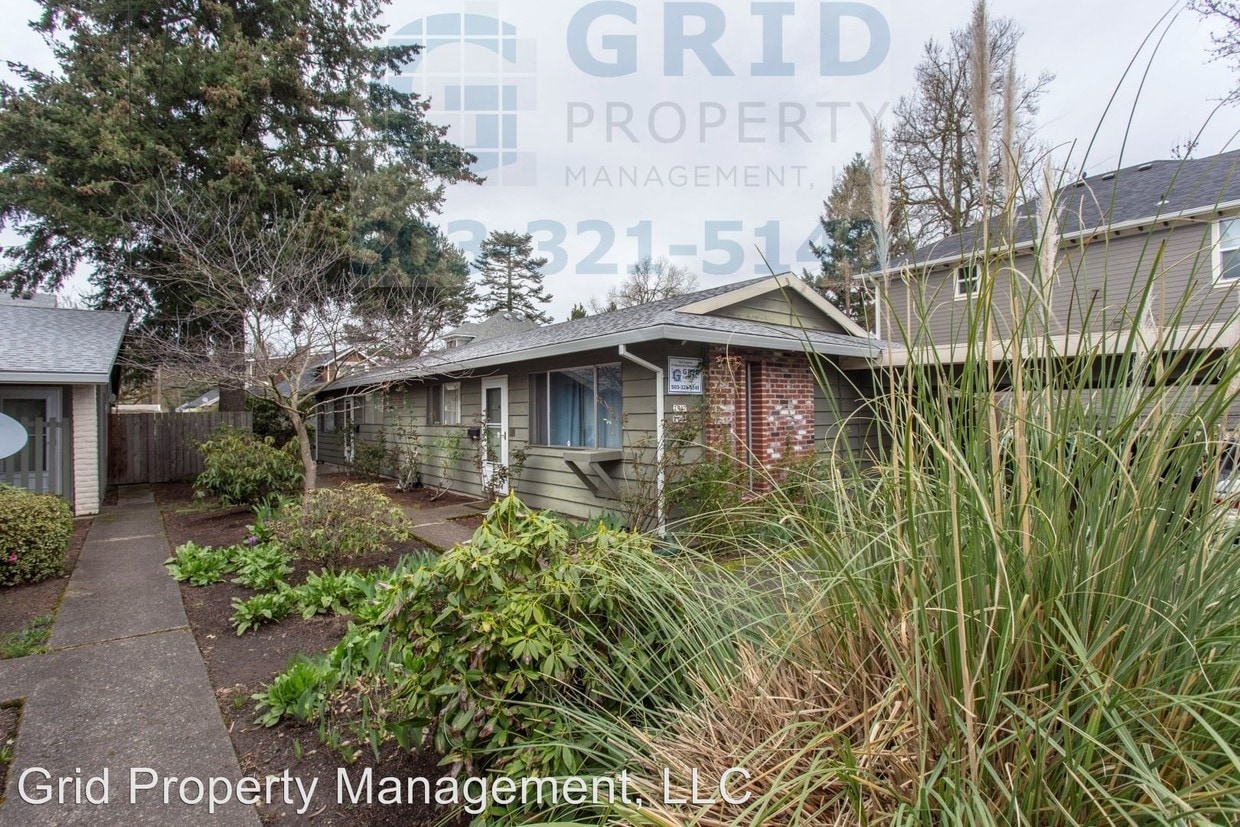 Primary Photo - 2943 NE Everett St