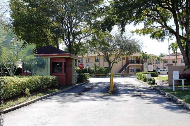 Foto del edificio - 2705 W 64th Pl