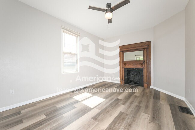 Foto del edificio - 806 Cowan Ave