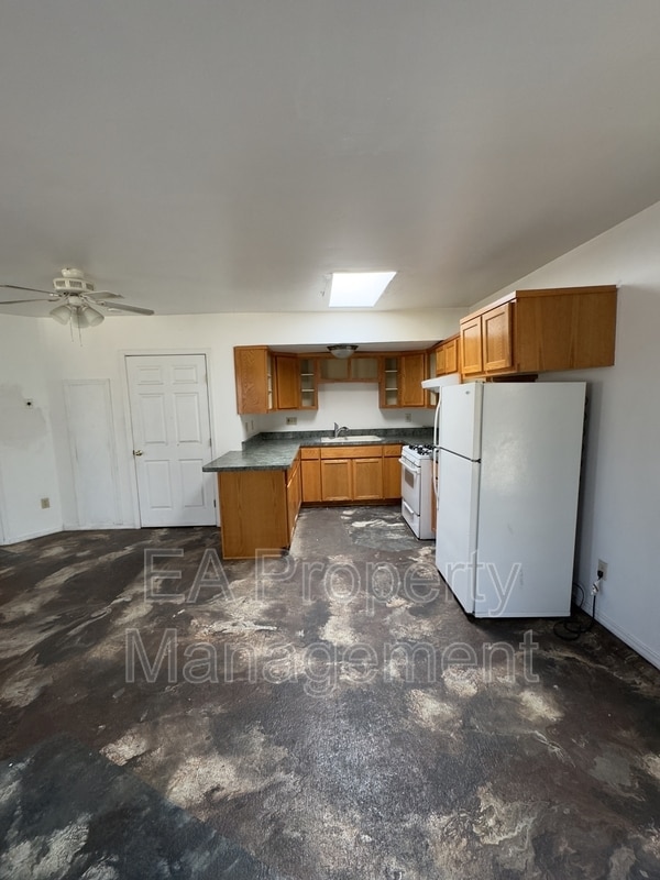 Foto del edificio - 1367 Young Ave SW