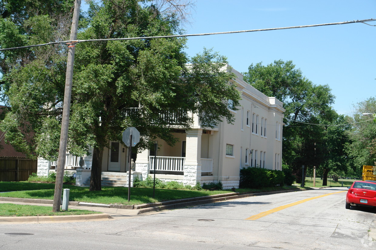 Foto del edificio - 843 N Waco Ave