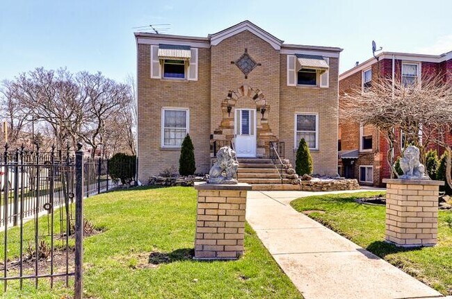 Foto del edificio - 2235 N Harlem Ave
