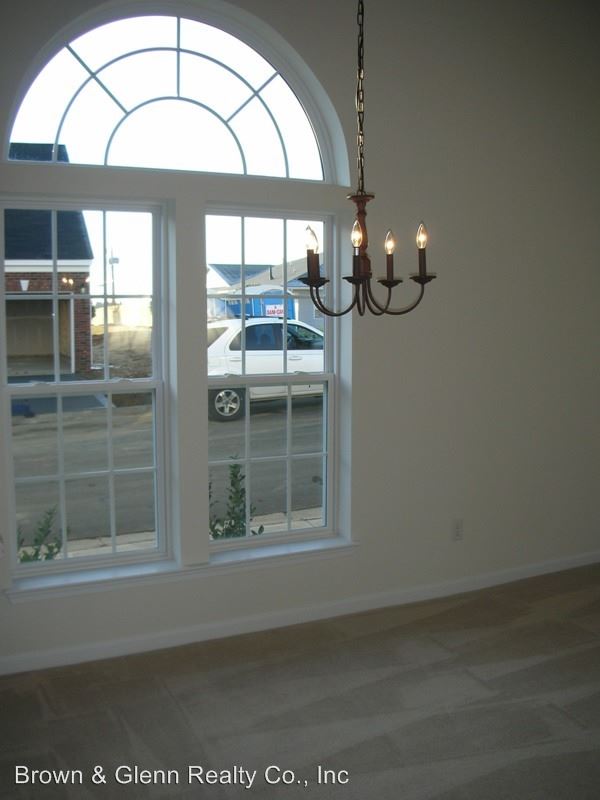 Foto del edificio - 13605 Waterplace Ln
