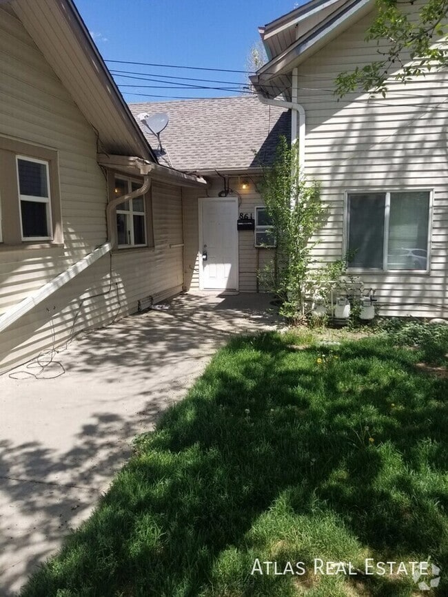 Building Photo - 861 Egbert St
