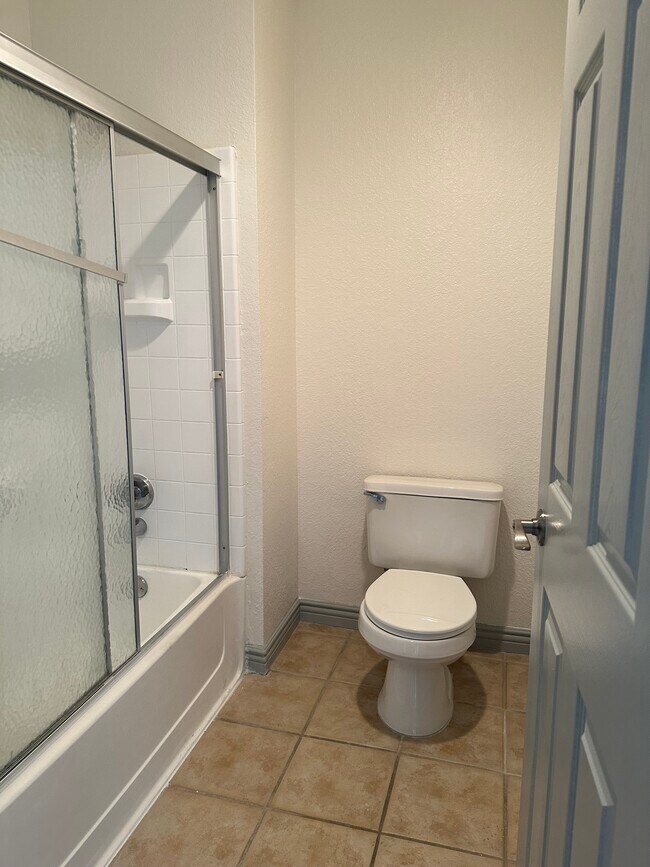 Foto del edificio - 78650 Avenue 42