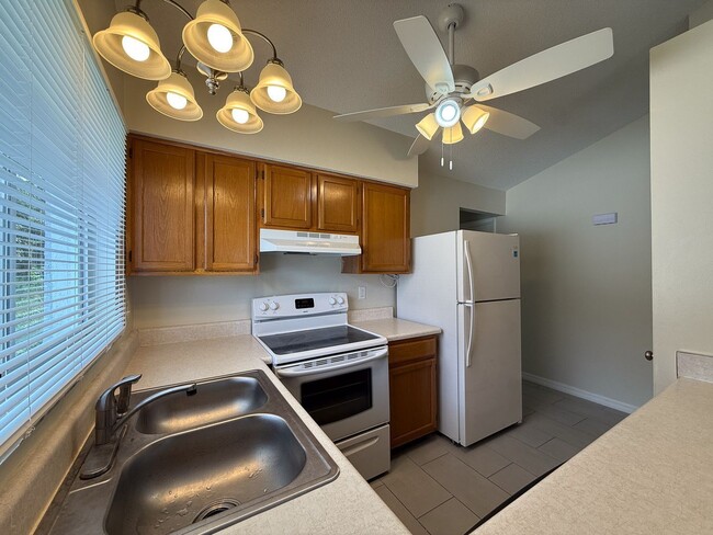 Building Photo - 4719 Silver Cir