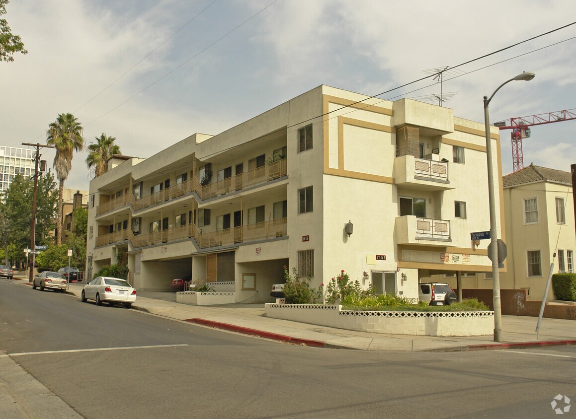 1616 N Formosa Ave, Los Angeles, CA 90046 Apartments in Los Angeles