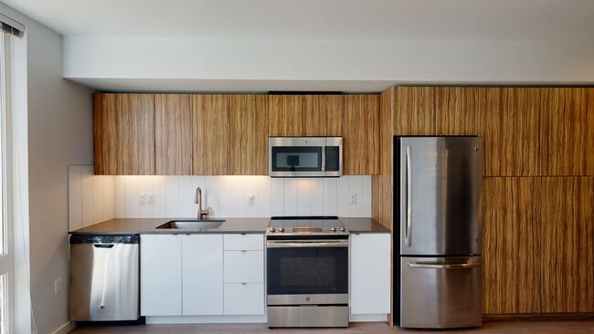 Interior Photo - CityLine