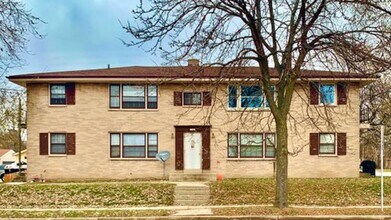 Building Photo - 10827 W Grant St