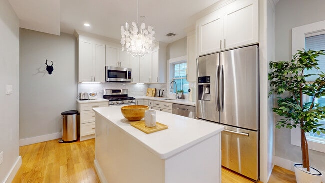 Building Photo - 186 Havre St