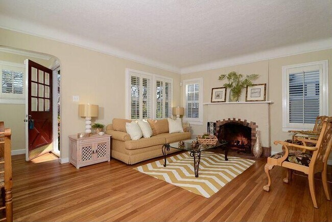 Building Photo - 948 Vallejo Way