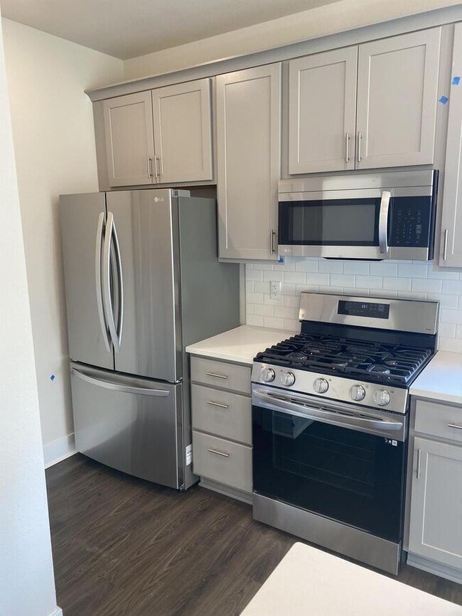 Building Photo - W218N16046 Tiger Lily Dr