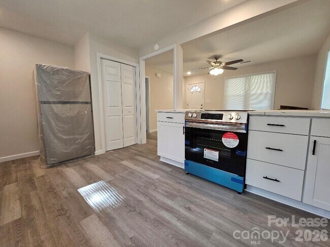 Building Photo - 2507 Moreland St