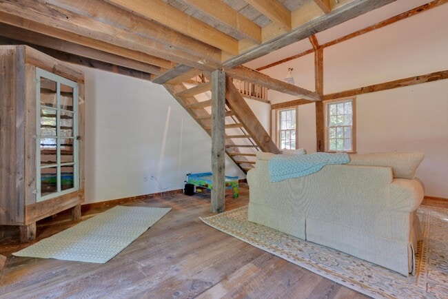 Photo - 3 Decary Rd House