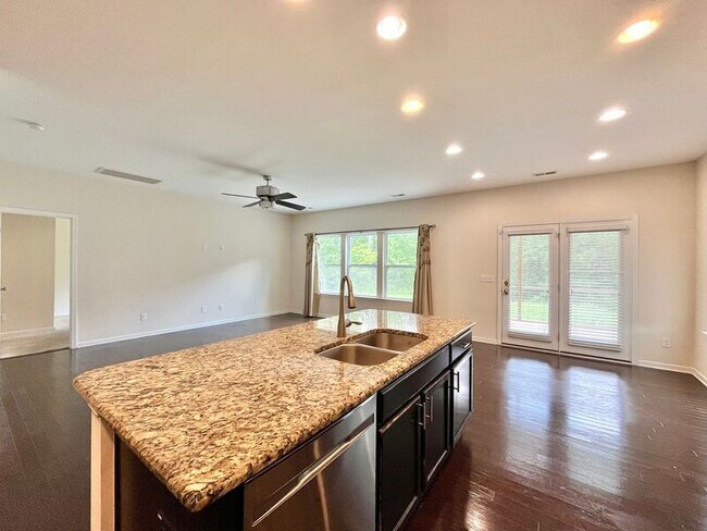 Foto del edificio - 823 Poplar St