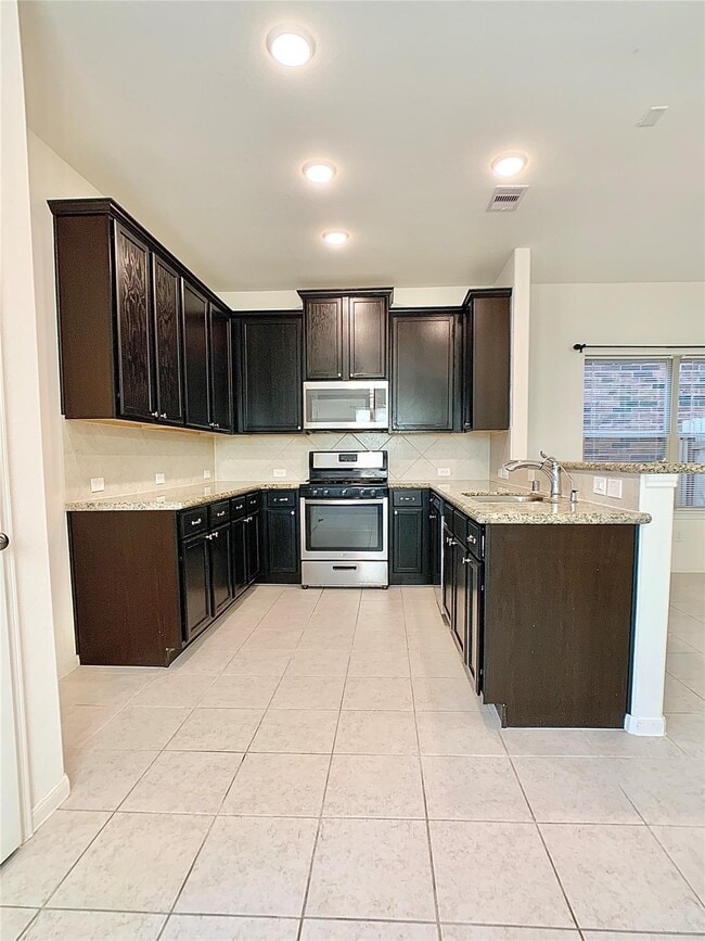 Building Photo - 17114 Taffaine Dr