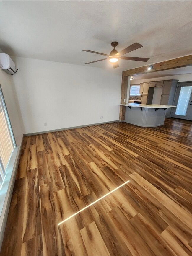 Foto del edificio - 4706 Bowie Dr