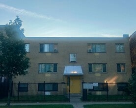 Building Photo - 6416 S St Lawrence Ave