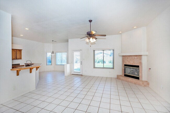 Foto del edificio - Yuma East Rental Available.