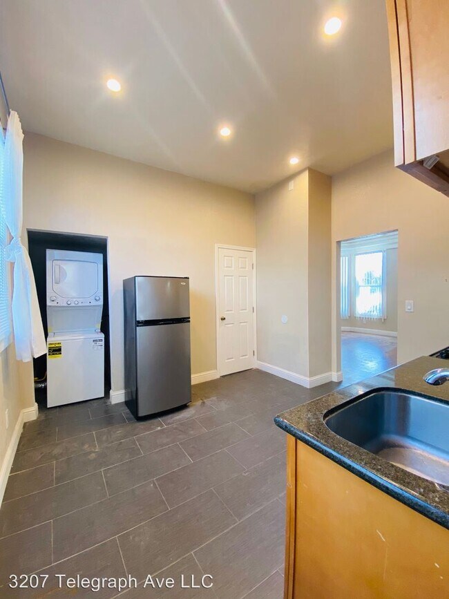 Foto del edificio - 3207 Telegraph Ave