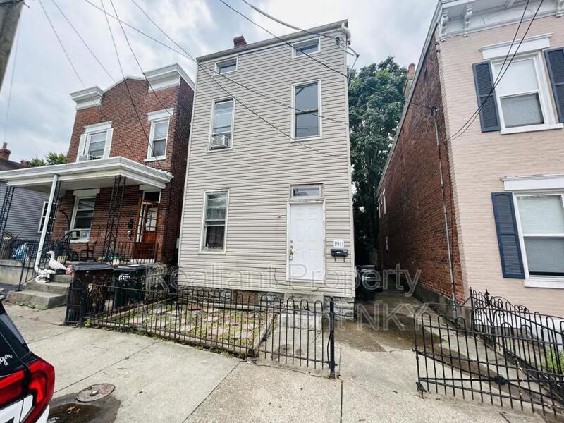 Primary Photo - 1911 Pine St