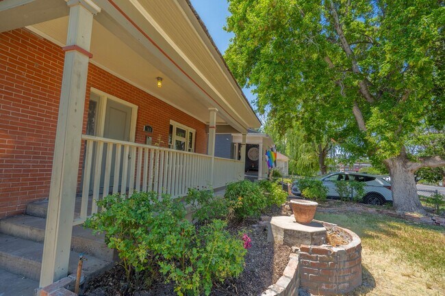 Foto del edificio - Single-Level 3 Bed / 2 Bath in Ogden — 1907 Charm Near Historic 25th Street