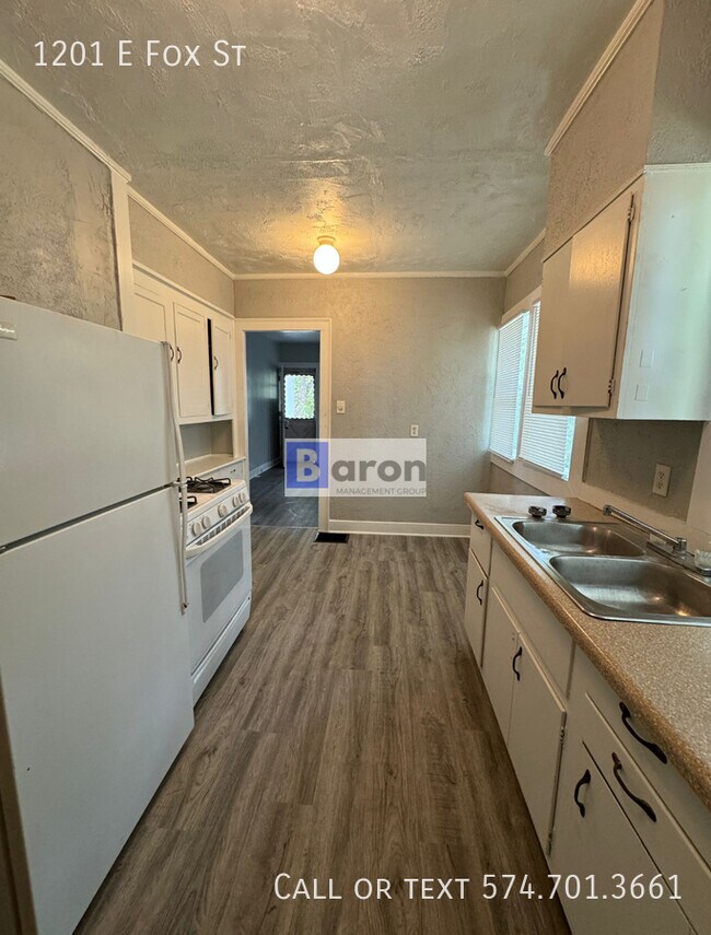 Foto del edificio - 1201 E Fox St