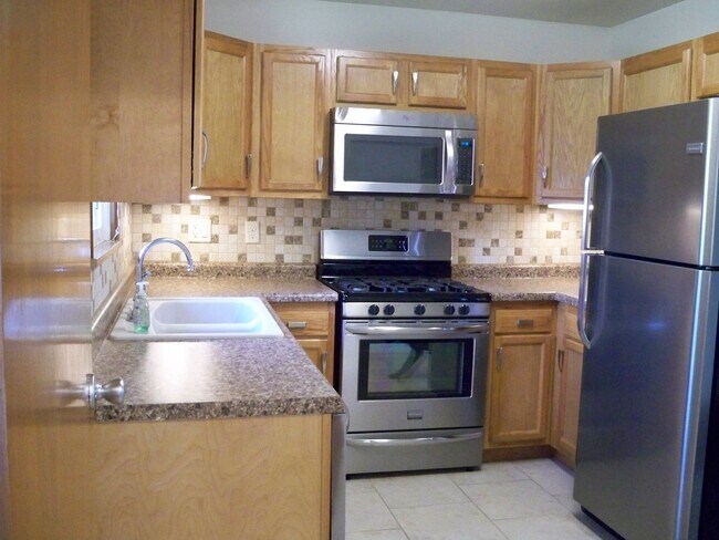 Ktichen - 2929 S Corbin St