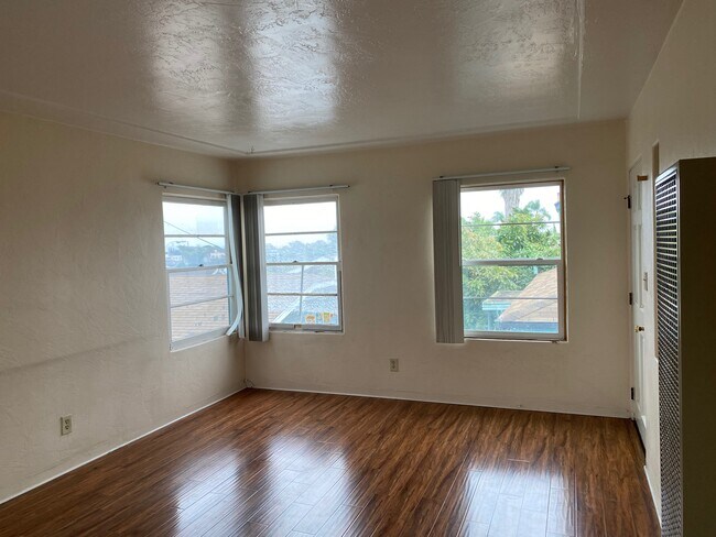Foto del edificio - 2570 B St
