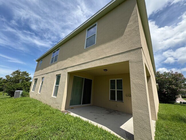 Building Photo - IMMEDIATE OCCUPANCY !!! LARGE// 5 Bedroom ...