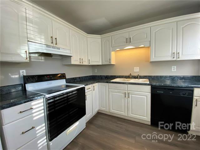 Foto del edificio - 8347 Knights Bridge Rd