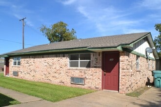 Building Photo - 706 Frisco Rd