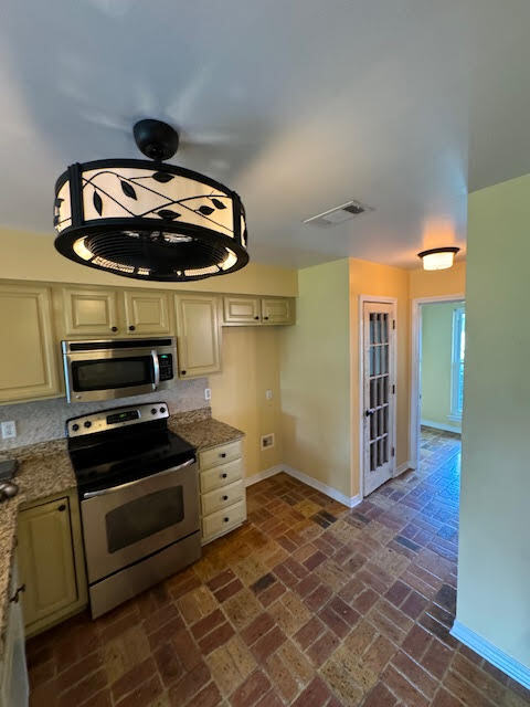 Foto del edificio - 57143 Diamondhead Dr E