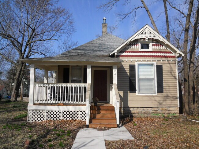 Building Photo - 1221 Connecticut St