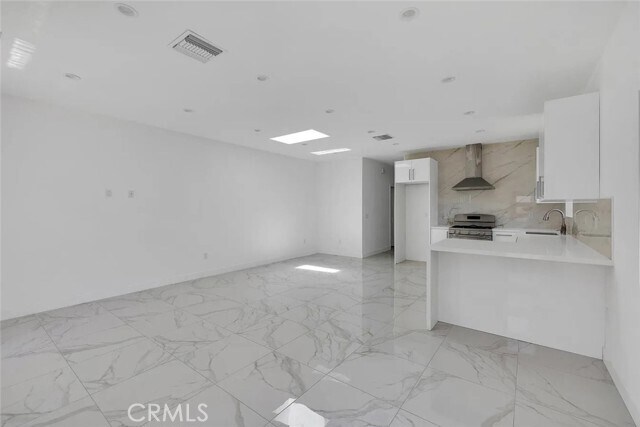 Foto del edificio - 634 E Valencia Ave